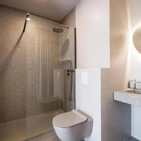 1 Bedroom Beautiful In Appartement